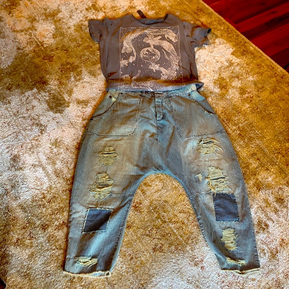 Magnolia Pearl French Army Distressed Cropped Jean